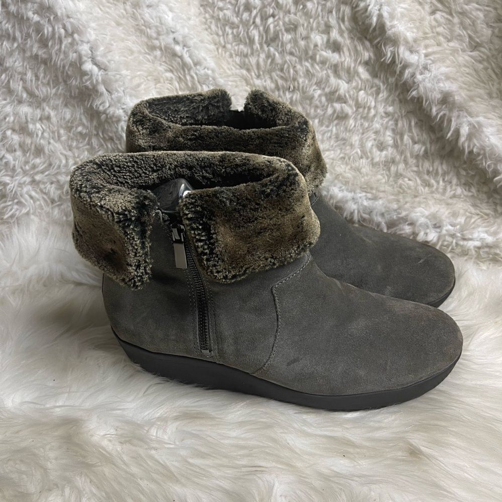 Easy Spirit leather suede gray ankle wedge Boots with faux fur accents size 12M